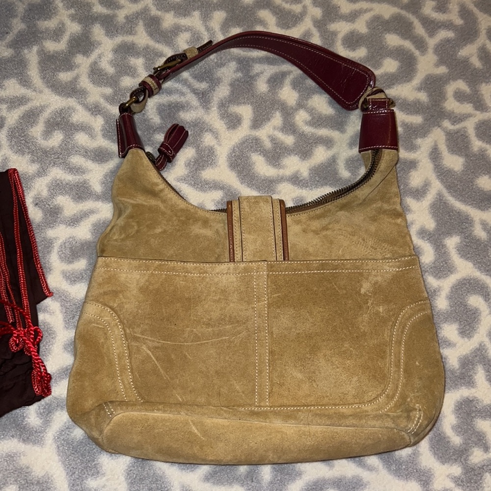 🤎Coach🤎 NWOT GORGEOUS 100% suede tan hobo bag. Never used! - Picture 4 of 12